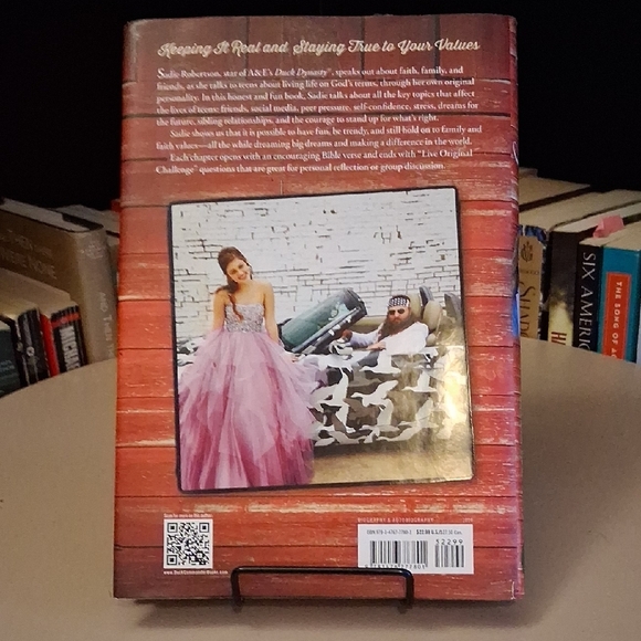 Live Original by Sadie Robertson Book - Picture 2 of 3